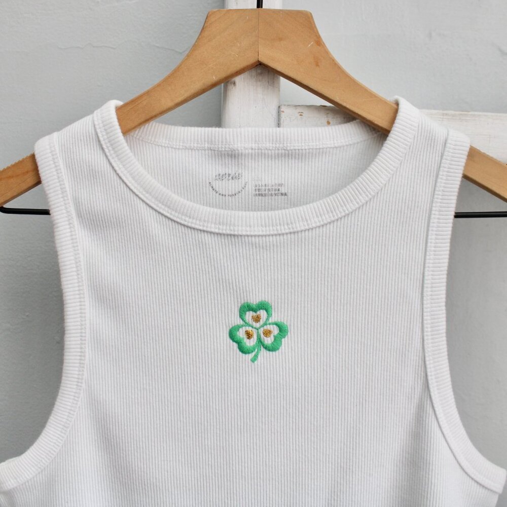 Aerie White Green St. Paddys Day New Day Curved Hem Cropped Tank Top Size Large - Picture 5 of 9